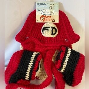 NWT hand crocheted hat, diaper cover and booties size 0-6 m. FD style
